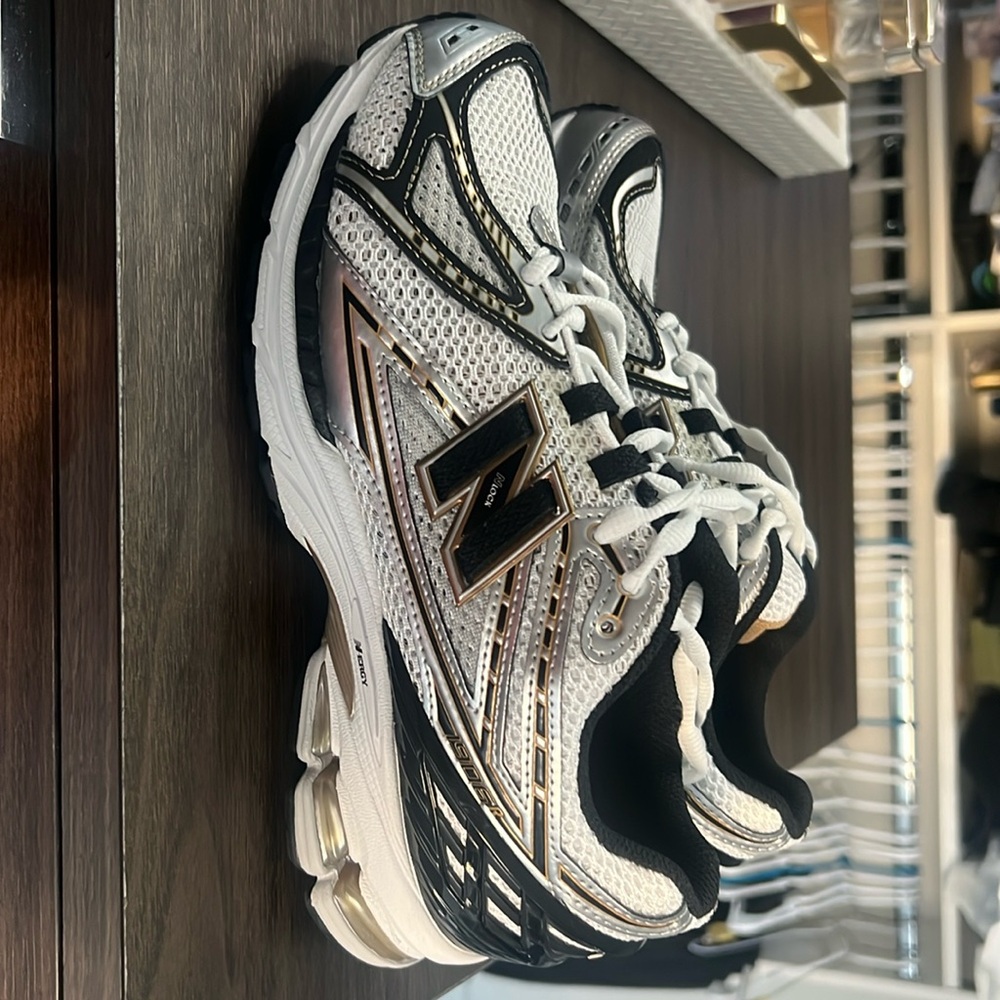 New balance 1906r